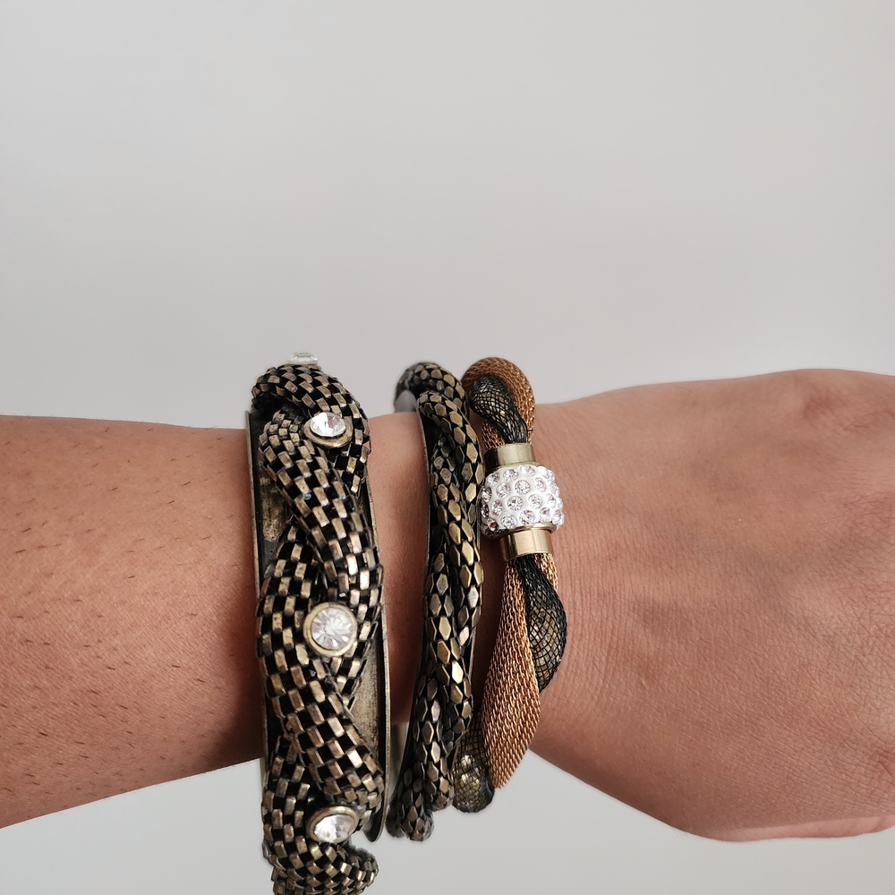 Chic Black and Gold Bracelet Trio